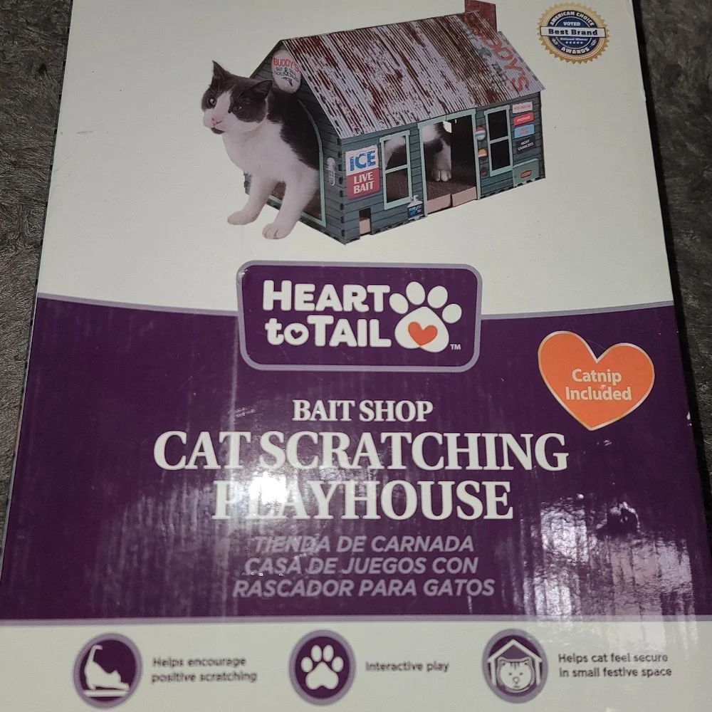 Heart to Tail Cat/Kitten Scratching Playhouse. New in plastic